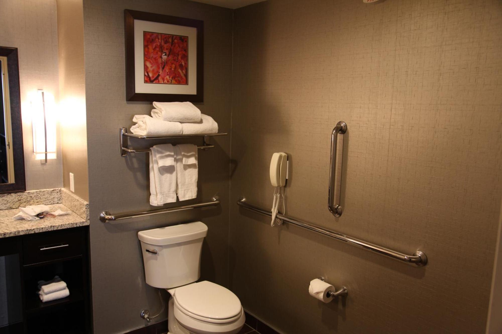 Homewood Suites Calgary Airport Екстер'єр фото